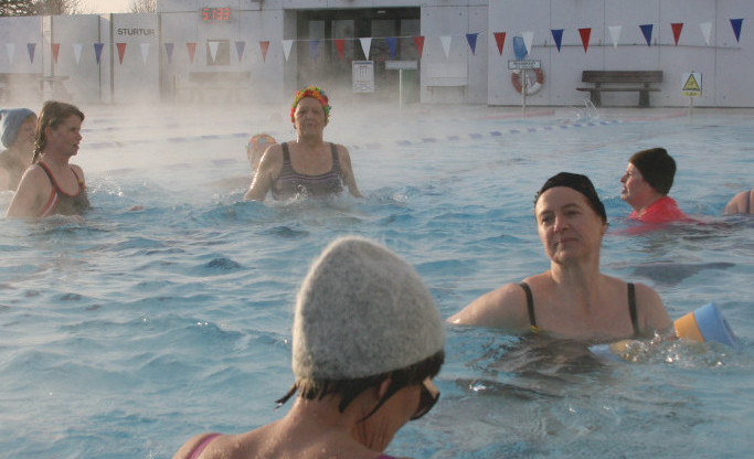 Kostur við æfingar í vatni að það er unnið bæði með gerand- og mótvöðva í sömu hreyfingunni