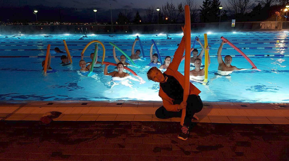 Þar sem vatnið er 700x þéttara en loft, er auðvelt að auka þyngd æfinga